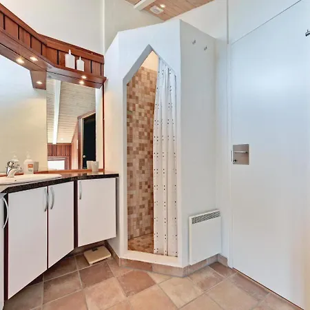 Four-bedroom Holiday In Tatil Evi Ebeltoft