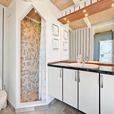 Four-bedroom Holiday In Tatil Evi Ebeltoft