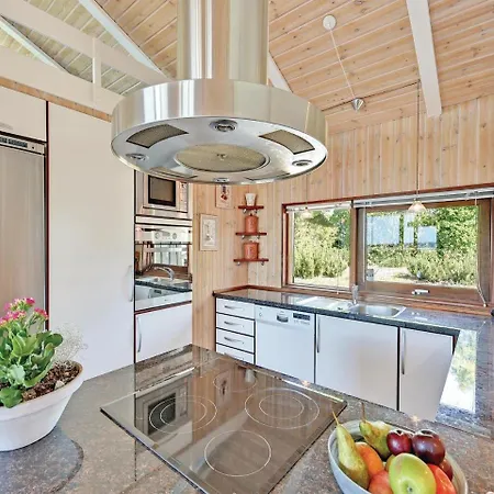 Four-bedroom Holiday In Tatil Evi Ebeltoft