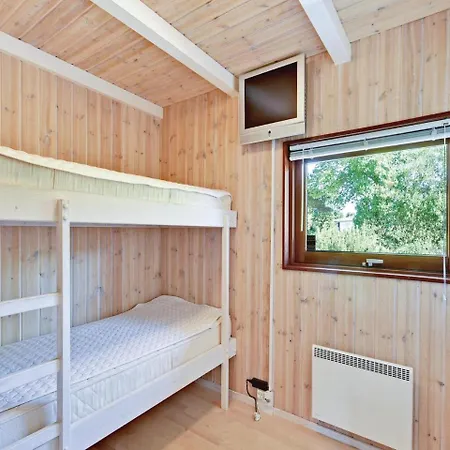 Four-bedroom Holiday In Ebeltoft