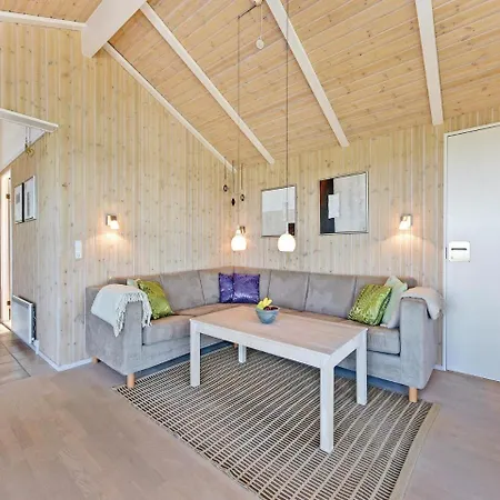 Four-bedroom Holiday In Ebeltoft